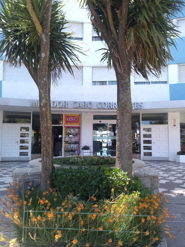 Imagen 21 de 30 de Local Comercial Alquiler Ubicado En Galería Del Edificio Cabo Corrientes