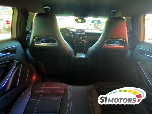 Imagem 13 de 14 de Mercedes Benz A 200 1.6 Turbo Branco 2015