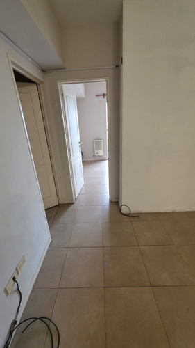 Oportunidad 2 Ambientes Contrafrente Con Balcón Aterrazado - Flores