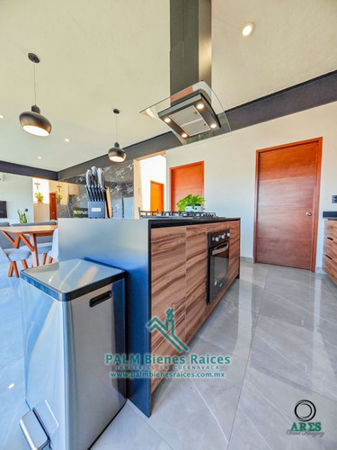 Casa Sola Con Alberca Climatizada, Brisas, 3 Recámaras, 3.5 Baños, 3 Autos, Seguridad 24hrs $6,350,000.00