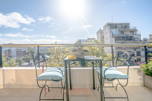 Departamento En Flores - 4 Ambientes - Frente - Balcon - Impecable