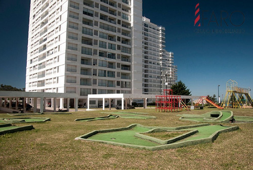 Imagen 20 de 28 de Apartamento De 1 Dormitorio En Torre De La Mansa Con Servicios - Punta Del Este Mansa
