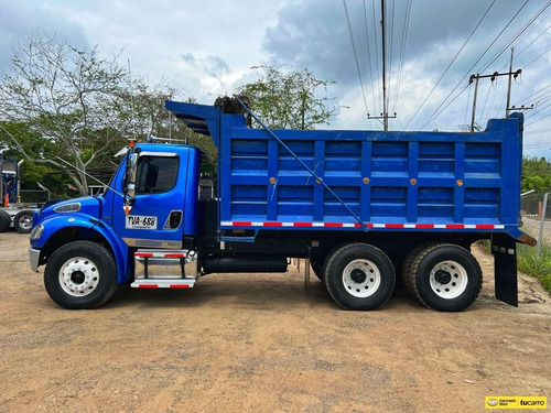Imagen 2 de 7 de Freightliner M2 106 Dobletroque