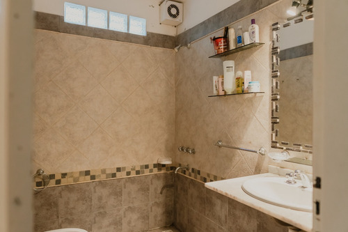 Venta De Chalet En Villa Icho Cruz, Excelente Ubicación.