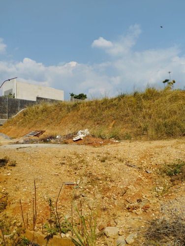 Exclusiva Parcela En Venta Urbanización Guataparo Country Club. Luz Coelho
