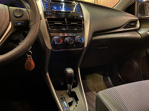 Toyota Yaris 1.5 16V FLEX SEDAN XL LIVE MULTIDRIVE