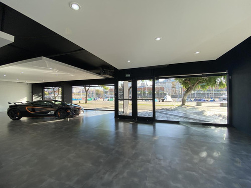 Exclusivo Local Aaa En Esquina - 400 M2 - Amplio Frente Sobre El Dique
