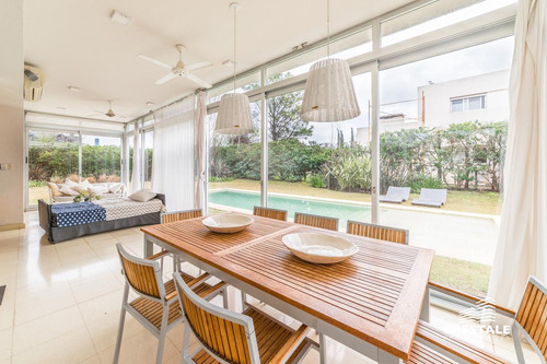 Casa 3 Dormitorios Muy Amplios En Venta - Kentucky, Funes