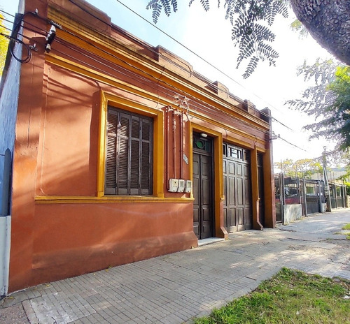 Casa, Mas 2 Aptos A Reciclar Con Entrada Lateral Mas Galpon