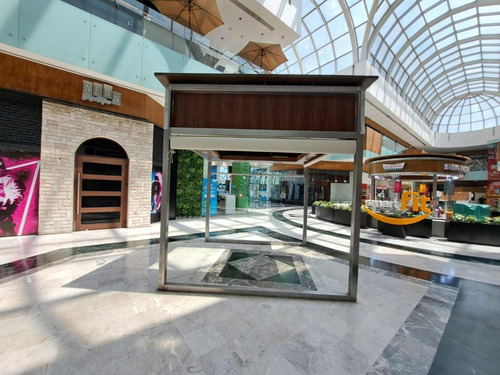 Local En Centro Comercial