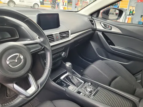 Mazda 3 2.0 Touring