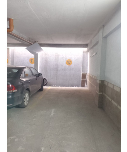 Cochera En Venta En Pb. En Barrio Abasto.