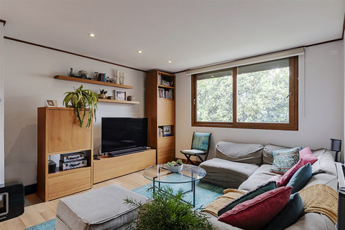 Estupenda Casa Remodelada En Vitacura, Excelente Ubicación.
