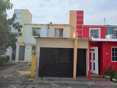 Casa En Venta En Veracruz Con Hab. En P. B. Fracc. Xana