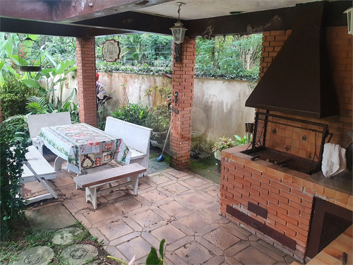 Imagem 8 de 30 de Linda Residência Em Um Bolsão Residencial Em Interlagos, Toda Rodeada Por Um Jardim. - Reo635752