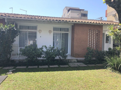 Imagem 1 de 23 de Casa Com 3 Dormitórios À Venda, 300 M² Por R$ 650.000,00 - Enseada - Guarujá/sp - Ca3544