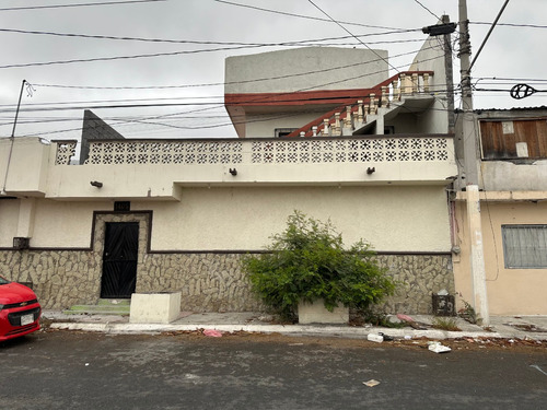  Casa Habitación En Colonia , Croc ,monterrey, N.l