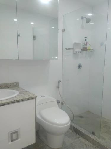 Imagen 8 de 14 de Casa 1000m2 Urb La Rosaleda Norte San Antonio De Los Altos