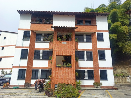 Hermoso Apartamento Remodelado Y Amoblado En Venta Loma Mágica, Colinas De Carrizal. 23-18585