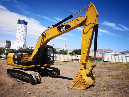 Imagen 3 de 12 de 27) Excavadora Caterpillar 320d2 2014