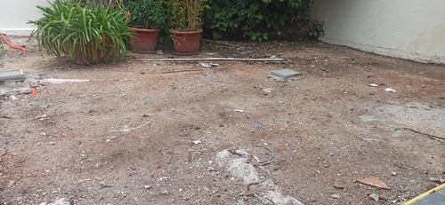 Imagen 5 de 5 de Colocación De Rollos De Cesped Natural- Panes De Pasto