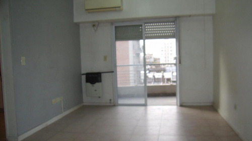 Imagen 2 de 12 de Departamento Monoambiente - Cocina Separada - Balcon - Caste