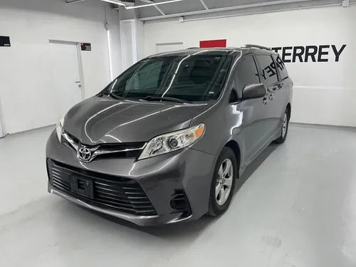 Toyota Sienna 3.5 Le At