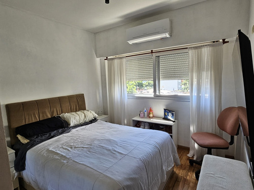 Depto Semipiso 3 Ambs Al Frente C/ Balcón, Cochera Y 2 Baños