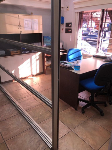 Imagen 6 de 21 de Oficina/ Consultorios 300 Mts2 Cub. Sobre Lote Propio.- A 200 Mts De Rivadavia.