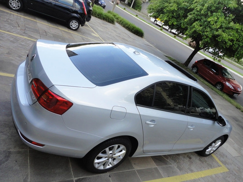 Volkswagen Jetta 2013 2.0 Comfortline Flex 4p Automática