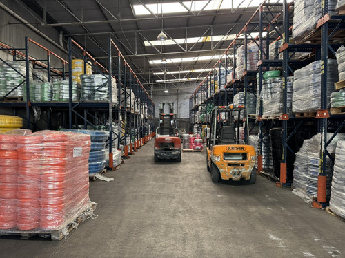 Nave Industrial En Pablo Podesta De 2500 M2 Cubiertos