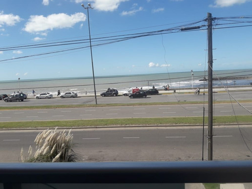 Imagen 5 de 13 de 2 Ambientes De Categoría Frente Al Mar Con Cochera