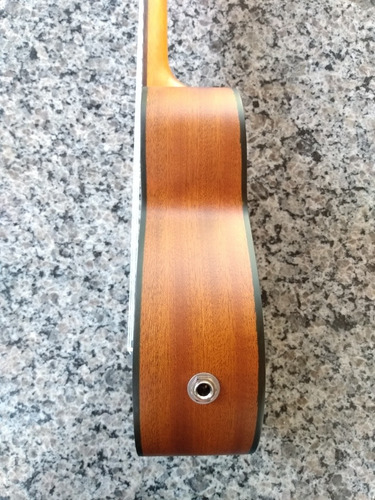 Ukulele Sk-14e Soprano Desconto Especial Por Tempo Limitado