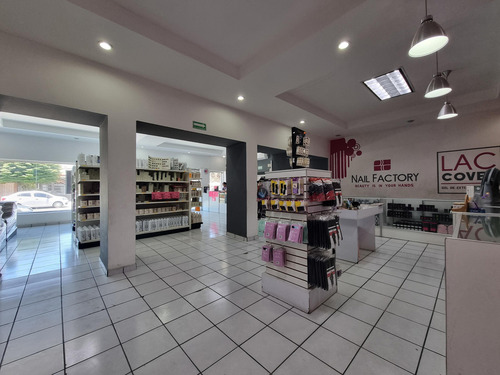 20 Colima, Local Comercial