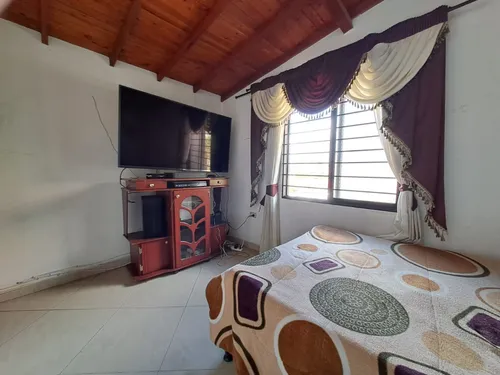 Casa En Venta En Laureles. Cod V15237