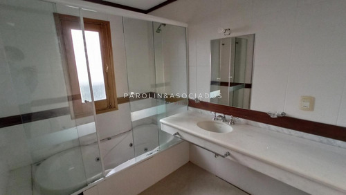 Muy Linda Casa En Lugano- Ref: 2315