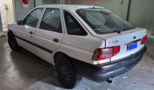 Ford Escort Lx 1.8
