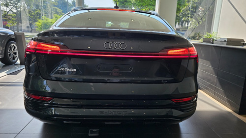 Imagen 6 de 25 de Audi Q8 Sportback E-tron