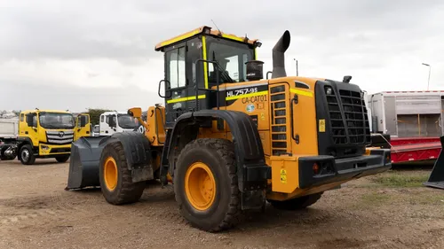 Cargador Hl757-9b