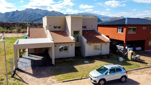 Imagen 3 de 14 de Casa En Venta En Barrio Cerrado La Pancha Ii