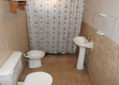 Casa + Depto En Calle 105 N°114, General Pico