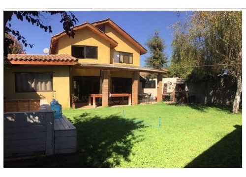 Imagen 2 de 16 de Casa La Reina En Tranquilo Sector
