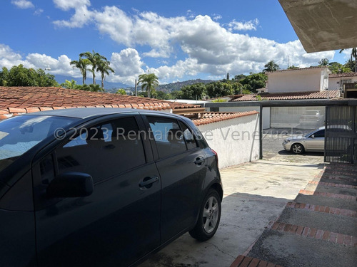 Casa En Venta En Macaracuay Caracas Calle Cerrada Piscina Parrillera Jacuzzi