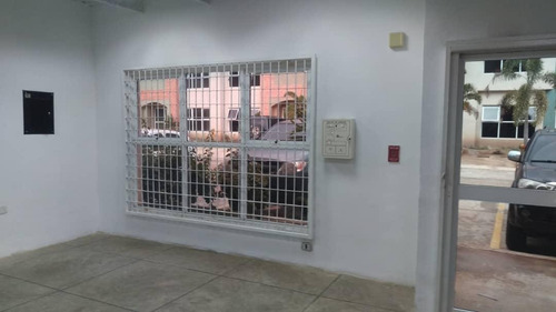 Imagen 3 de 12 de Comodos Y Modernos Galpones En Alquiler Naguanagua