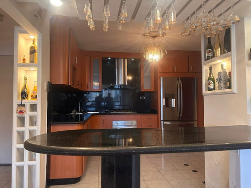 Hermoso Apartamento Remodelado Y Amoblado En Charallave, En Pleno Centro. (a.v)