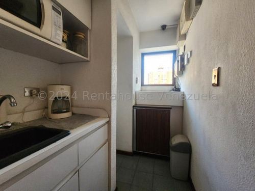 Ana Torres. Oficina En Venta 24-26523 En La California Norte