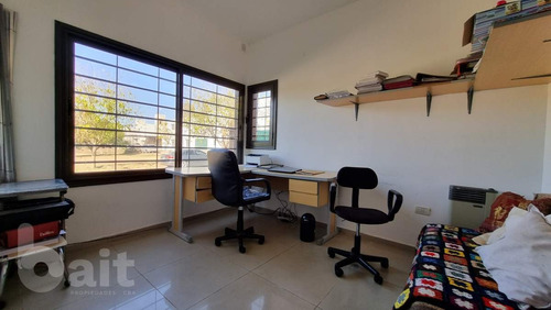 Imagen 5 de 29 de Venta Casa De 4 Dormitorios Con Pileta En Los Aromas, Valle Escondido!