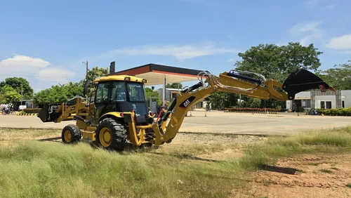 Pajarita Caterpillar 420f2 2024