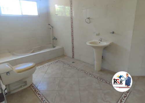 Imagen 8 de 11 de Se Vende | Hermosa Casa Súper Grande En Luisa Perla/higüey
