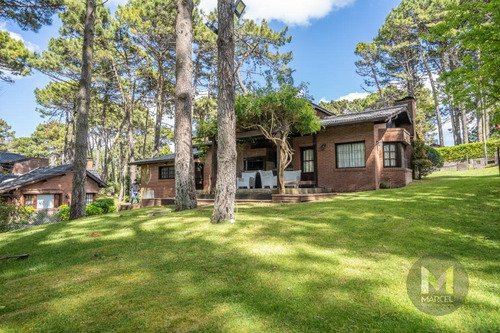 Imagen 16 de 17 de Chalet En Venta - 6 Ambientes - Pinamar